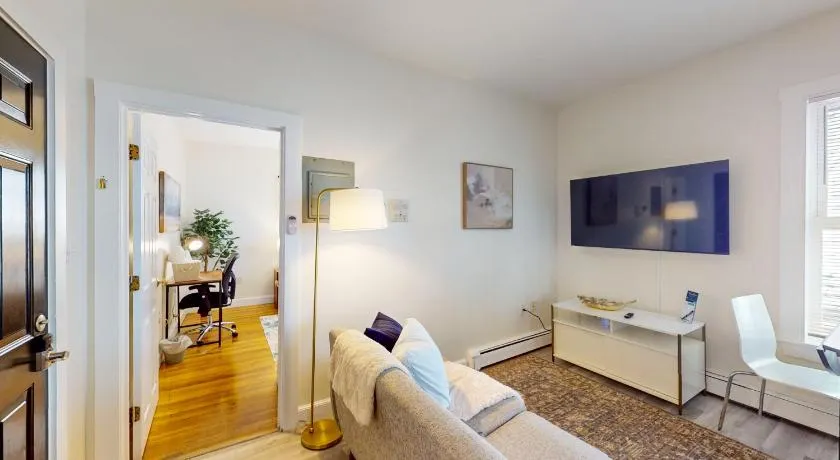 MitHarvard, Central Sq, 2 room studio w Porch - Image 1