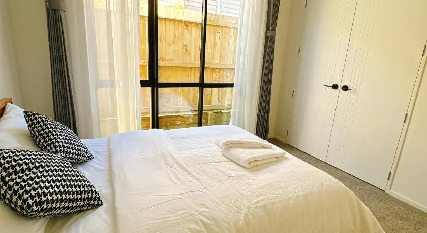 Room at Brand new house at Lincoln Road - Image 1