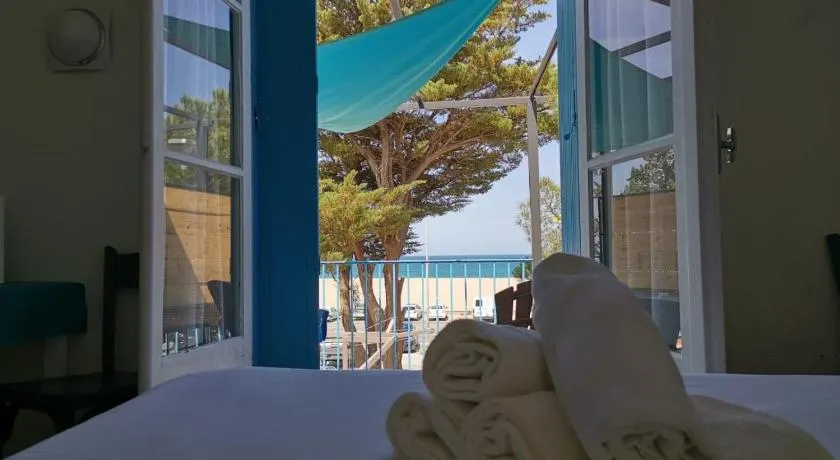 Hotel Oasis - Image 1