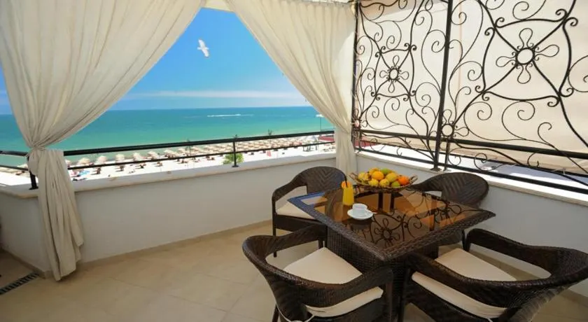 Heaven Lux Apartments - Image 1