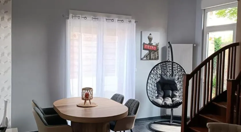 Maison chaleureuse avec netflix et ps5 - Image 1