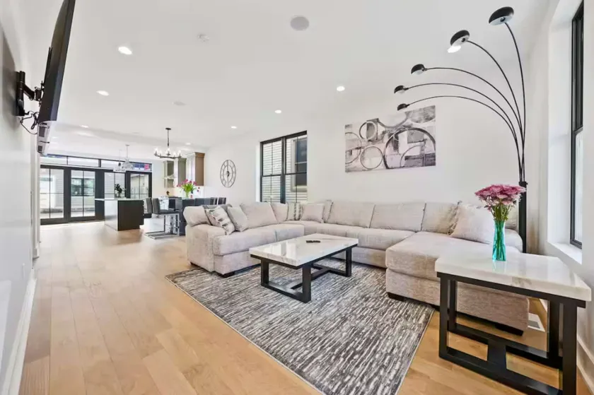 Jungle House Premier Residences - Downtown Columbus & Short North - Image 1