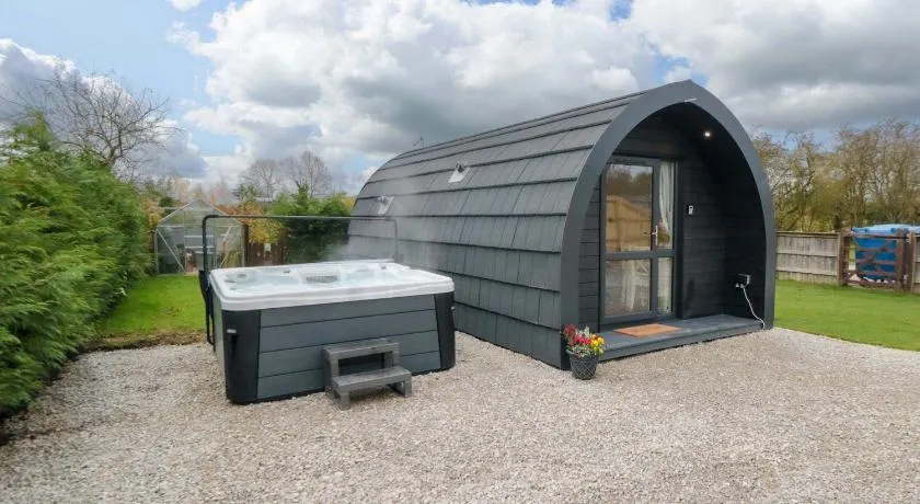 Bumblebee Glamping Pod - Image 1