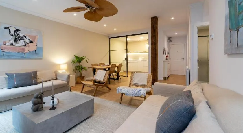 Apartamento Deluxe Bella Easo by Cisan Rentals - Image 1