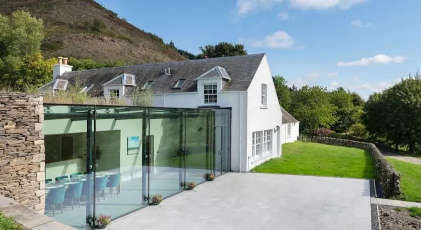 Secluded Luxury Off-Grid Hideaway - Image 1
