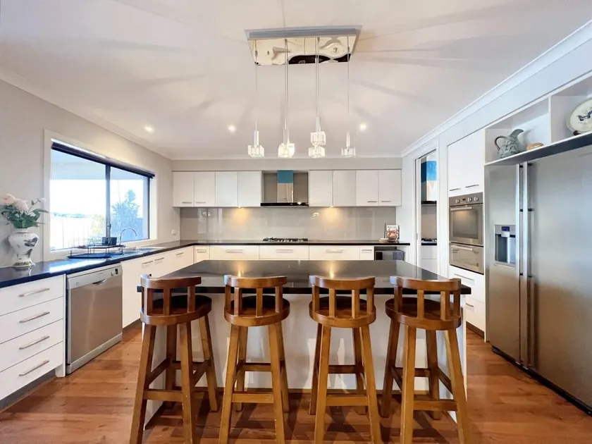 Sapphire Lake Retreat in Point Cook - Image 1