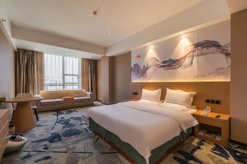 Avic Hotel - Image 1