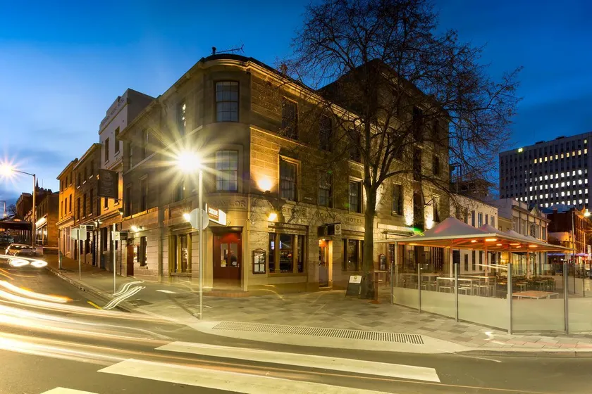 Customs House Hotel - Image 1