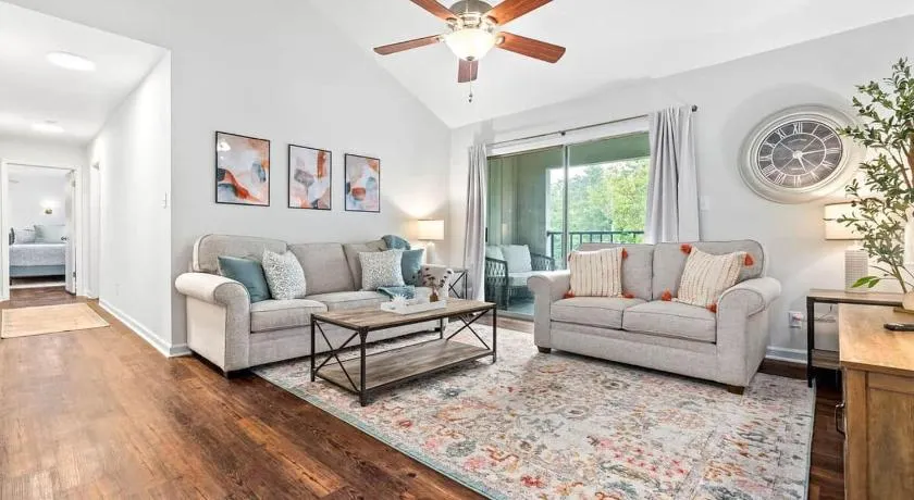 Walk .9 to Toomer's, 2BD/2BTH, 4 Queens, 2 sofabed - Image 1