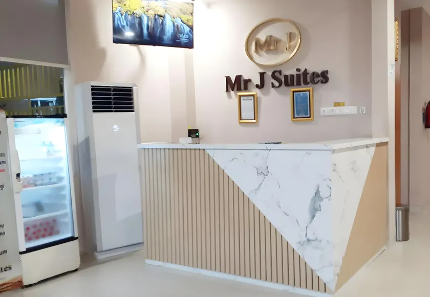 Mr J Suites Hotel Tegal - Image 1