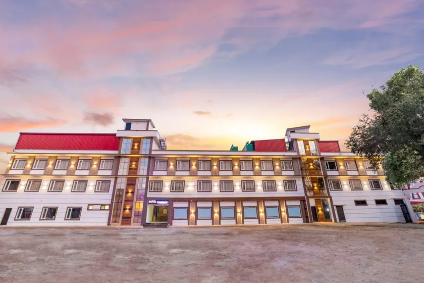 Hotel Trimurti - Image 1