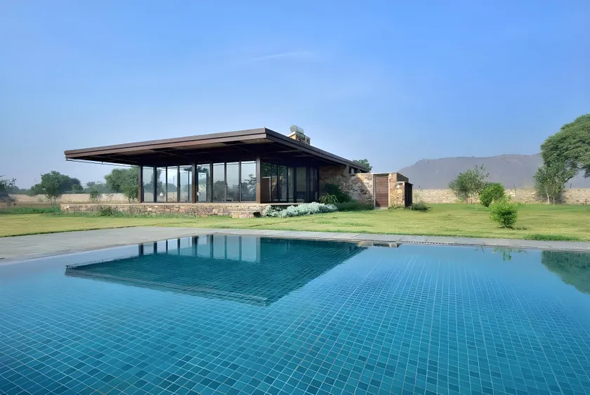 RajNikas Farm: Top-Rated Glass House with Pool - Image 1