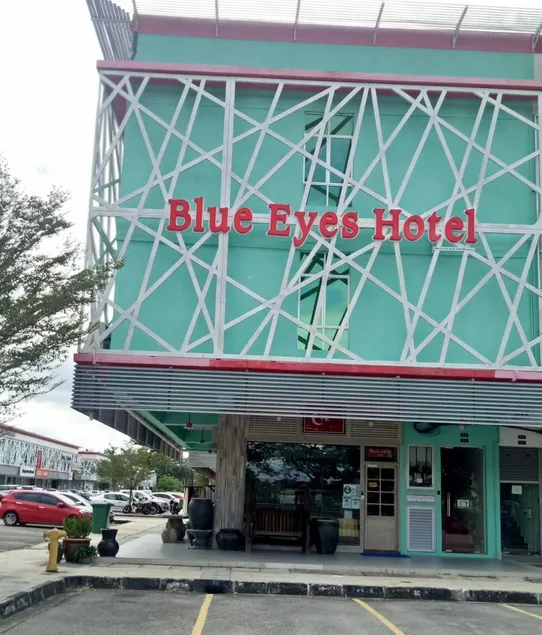 Blue Eyes Hotel - Image 1