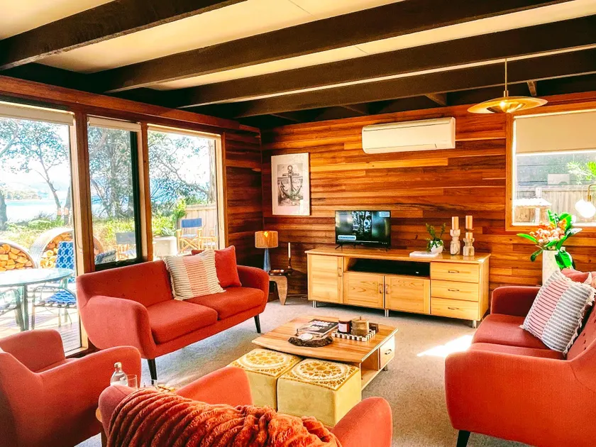 Sunset Beach Villa - Beach front home situated on the Huon River - Sleeps 8 - Image 1