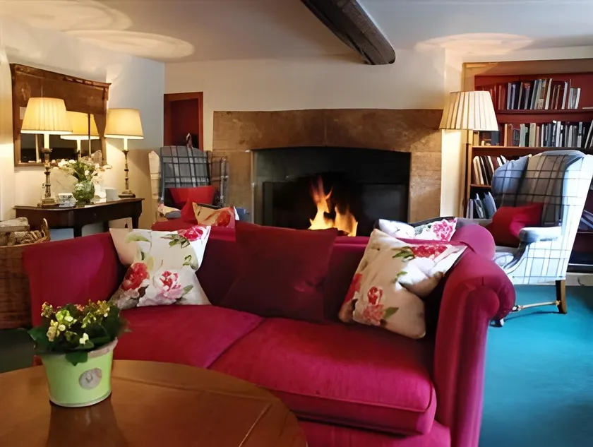 The Lamb Inn - Image 1