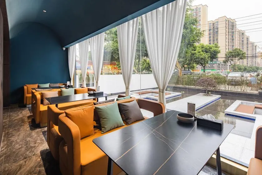 Yingang Smart Design Hotel (Chengdu Shuangliu International Airport Southwest Minda Branch) - Image 1