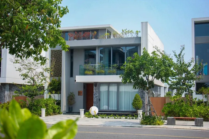 Luxury villa with 4 bedrooms - Image 1