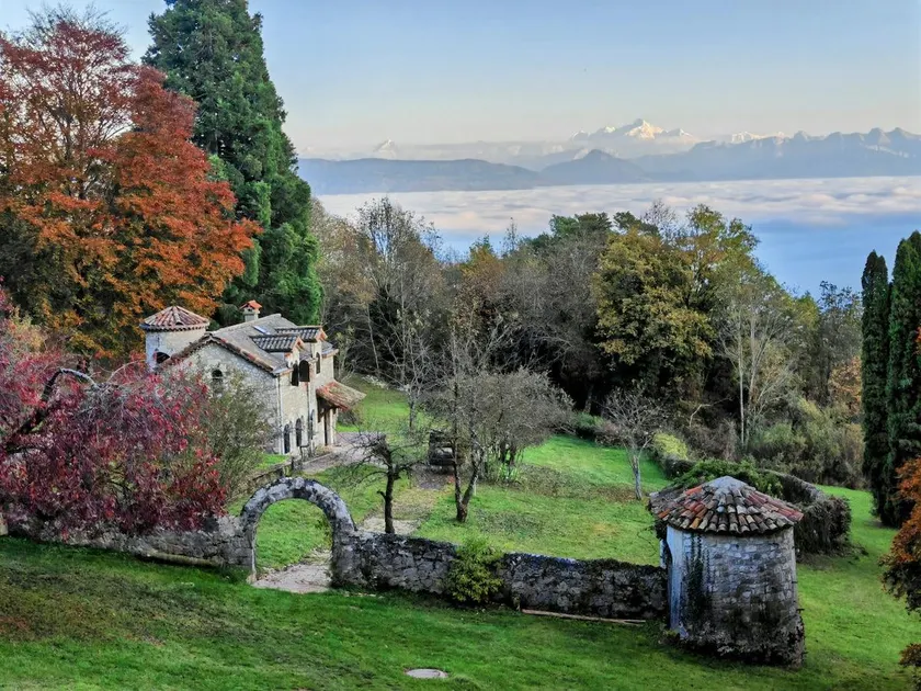 Charming Cottage w/Scenic Views, Garden & Fire Pit - Image 1