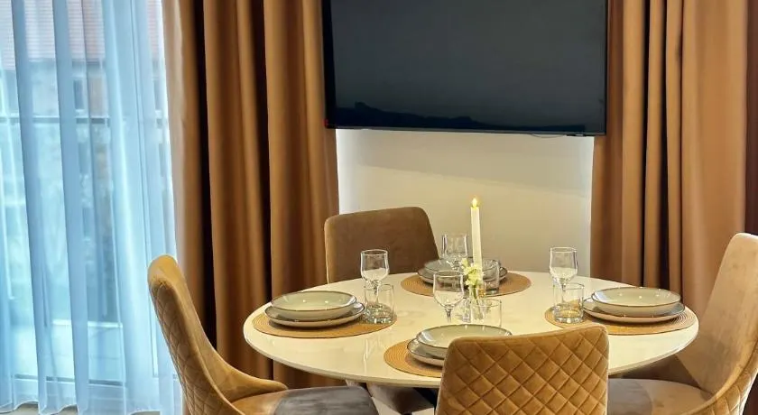 Deluxe Aparthotel Central - Image 1