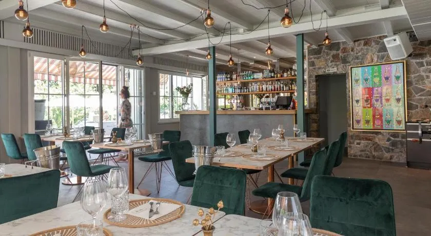 Riva Boutique Hotel I Lake Lodge I Beach Club I Restaurant - Image 1