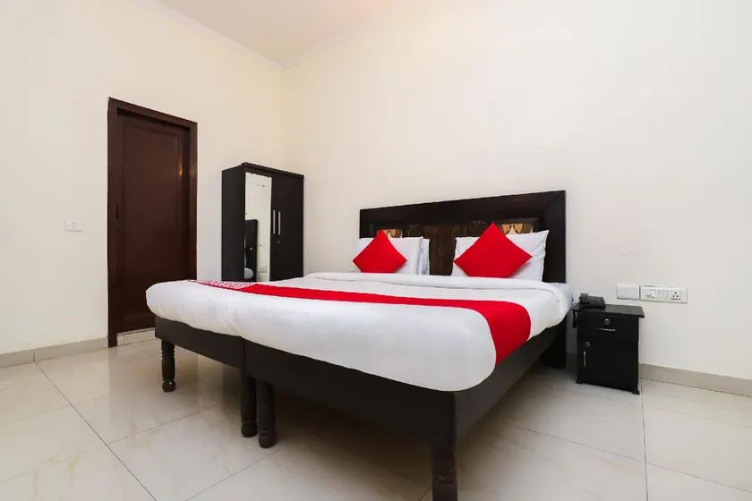 Hotel O Shiv Shakti Inn Near Kamal Cinema - Image 1