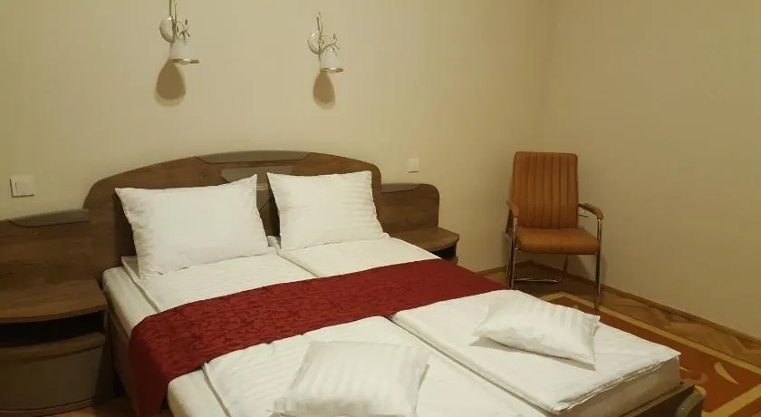 Satu Mare Apartments - Image 1