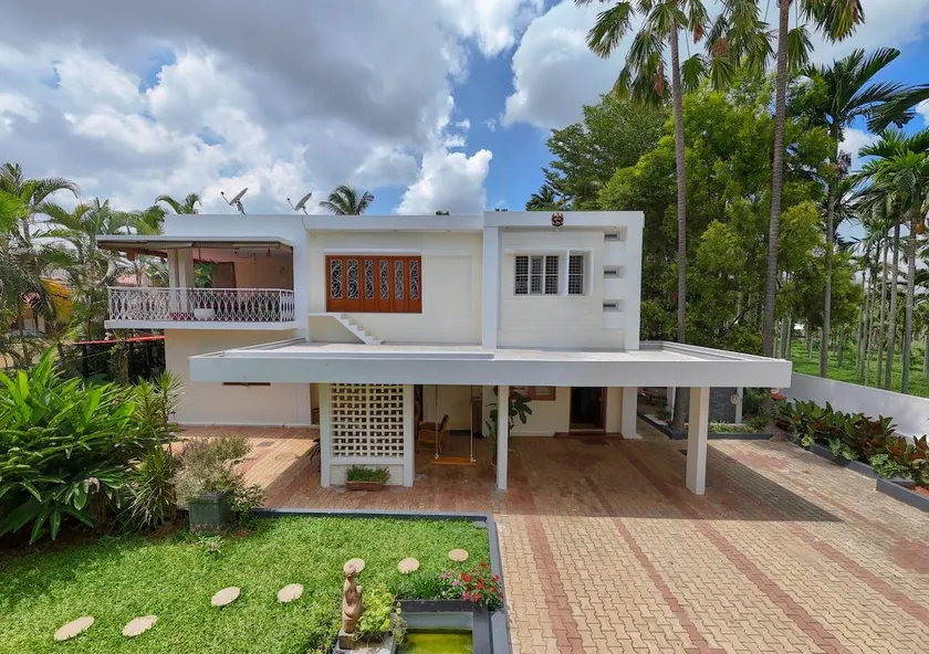 Thavaru Heritage 4BHK Villa by Homeyhuts - Image 1