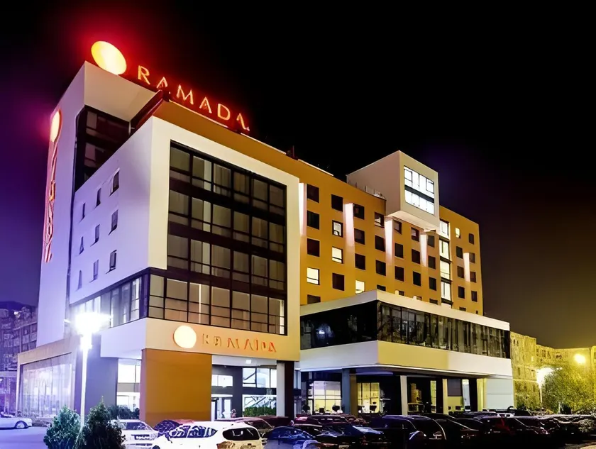Ramada by Wyndham Oradea - Image 1