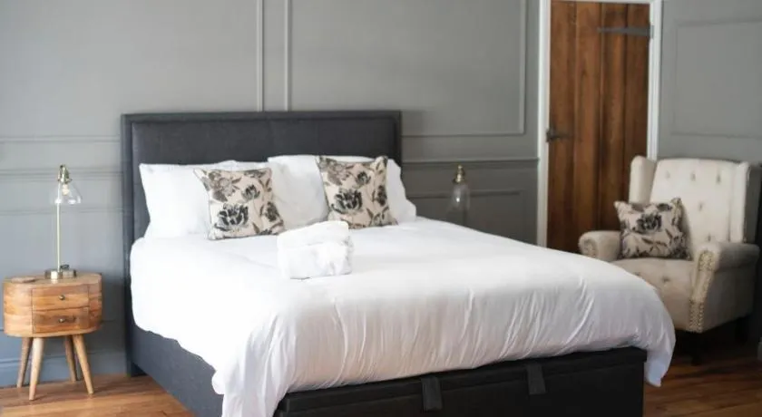 Bulls Head Inn Rooms - Image 1