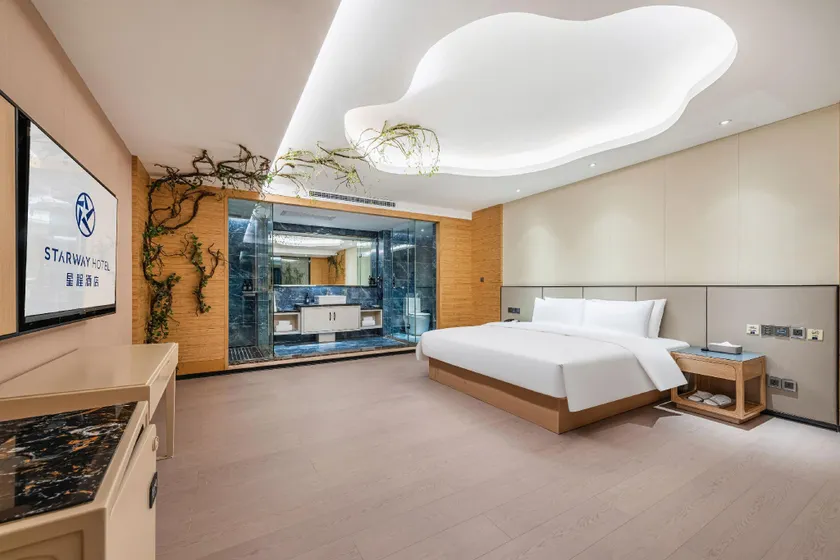 Xiyue Fuquan Central City Hotel - Image 1