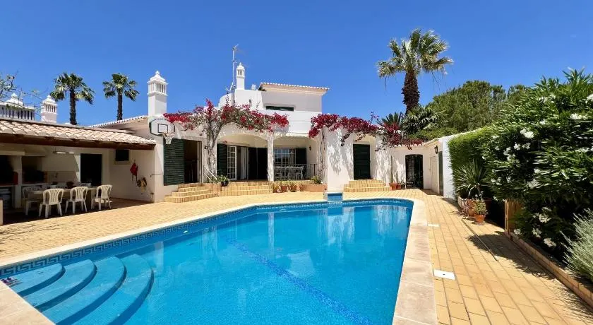 Alvor Traditional Villa With Pool by Homing - Image 1