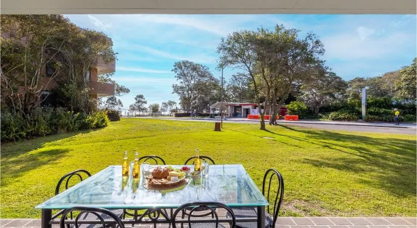 Villa Ellisa, 1 10 Columbia Cl -ground floor unit with beautiful water views & across from the water - Image 1