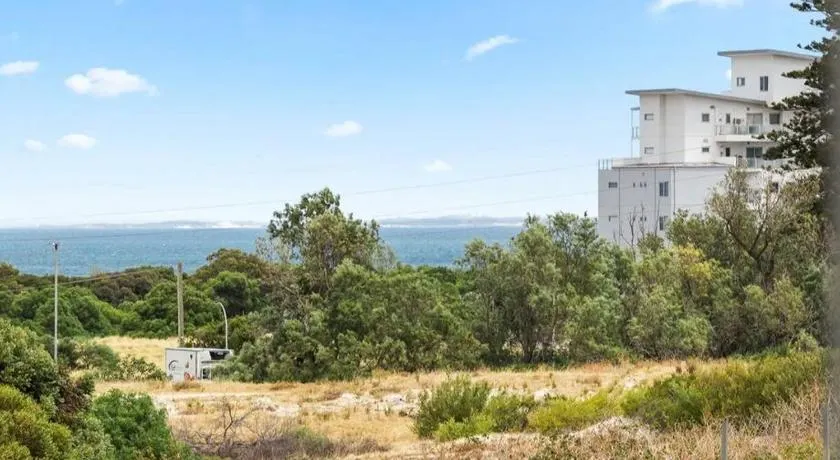 North Coogee Escape 2B2B - Image 1