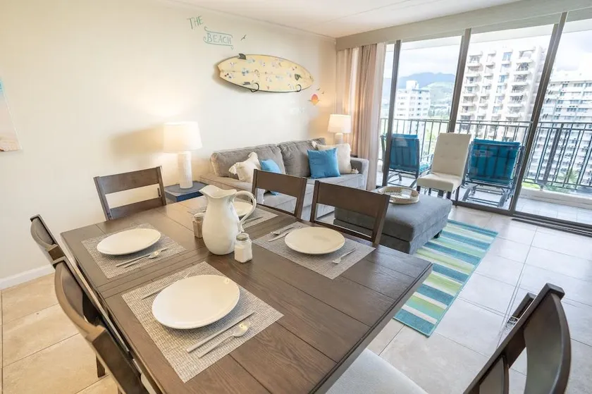 Tower 2 Suite 1208 -QQE condo - Image 1