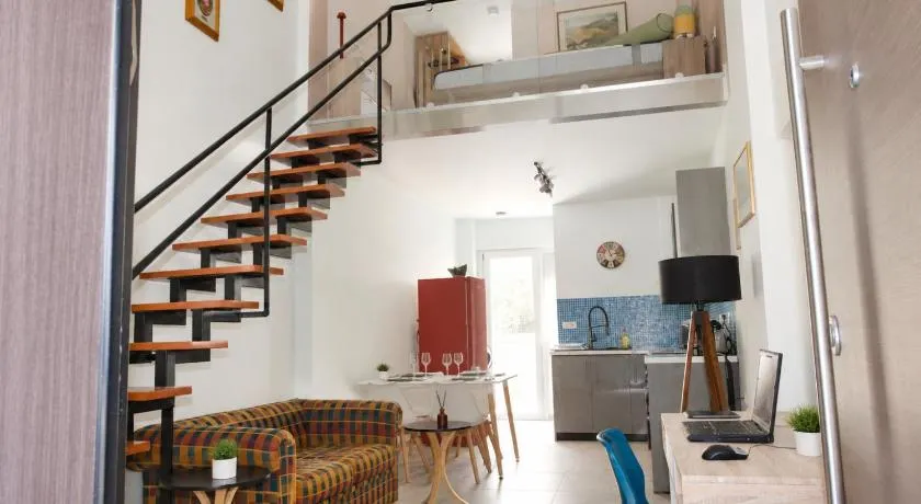 Athens Mets Loft - Image 1