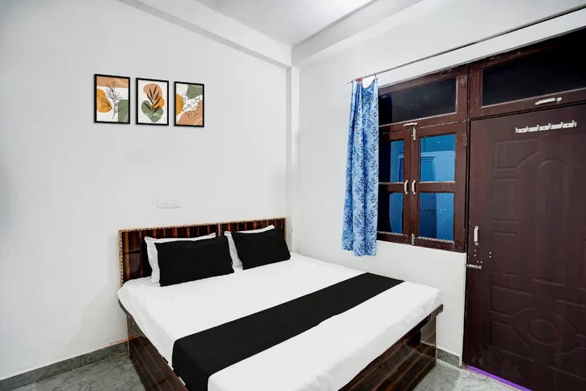 Hotel O Hotel Dezire - Image 1