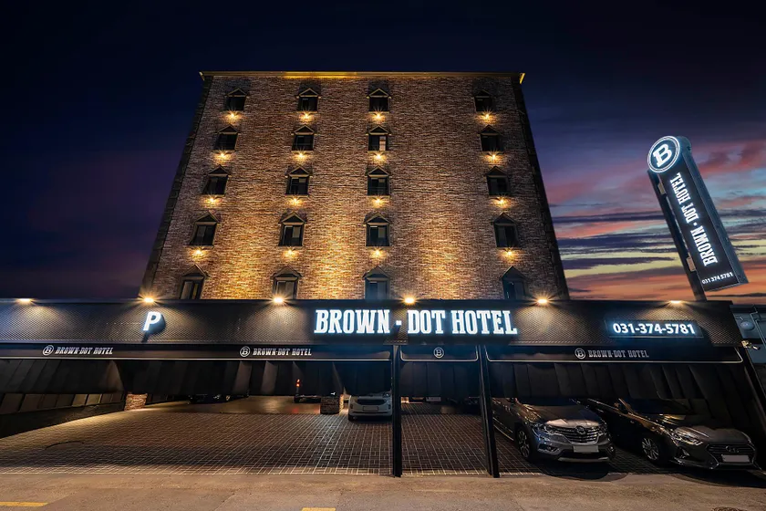 Brown Dot Hotel Osan - Image 1