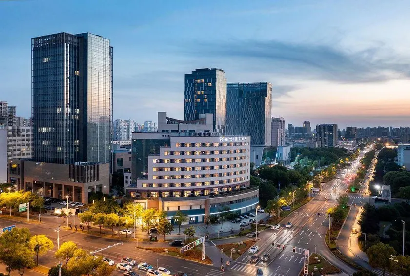 Rezen Xiyue Hotel (Yangzhou Grand Canal Museum Wanda Plaza) - Image 1