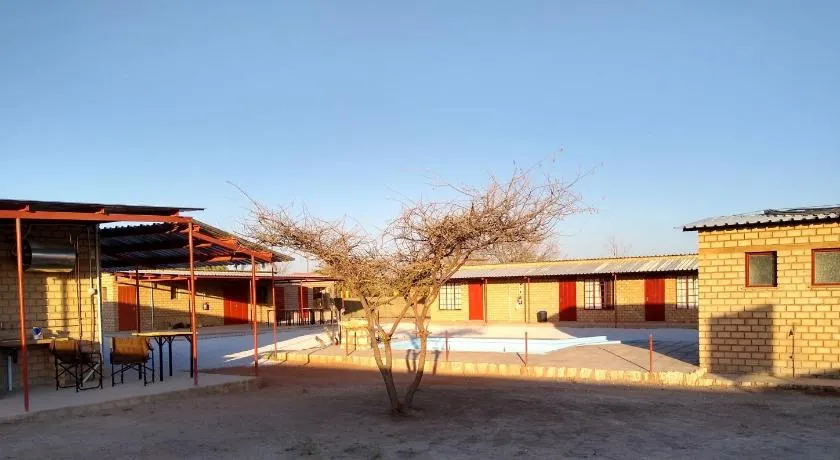 Stop 'n Stay Otavi Rest Camp - Image 1