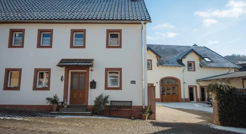 Ferienwohnungen Maijeschhof - Image 1