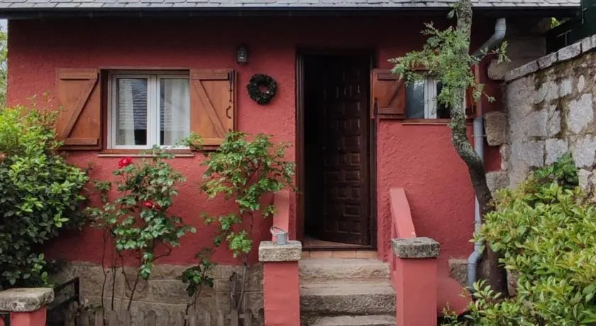 Casita Roja sin cocina - Image 1