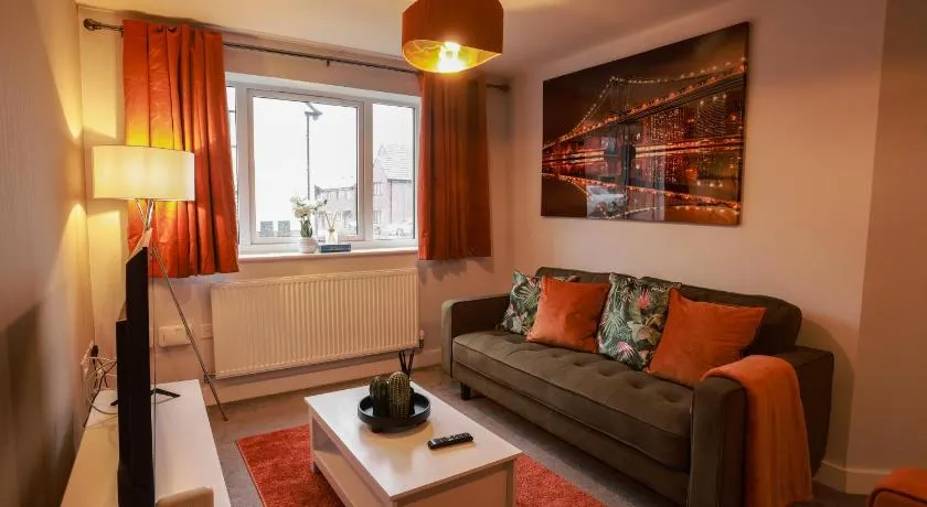 Lovely 3 bedroom house, Sleeps up to 5, 1 comfy double bed, 3 comfy single beds, Suitable for contractors and holiday makers, Quiet area, free wifi, Parking, Garden, - Image 1