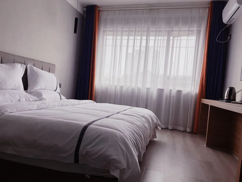 Baiyun Hotel - Image 1