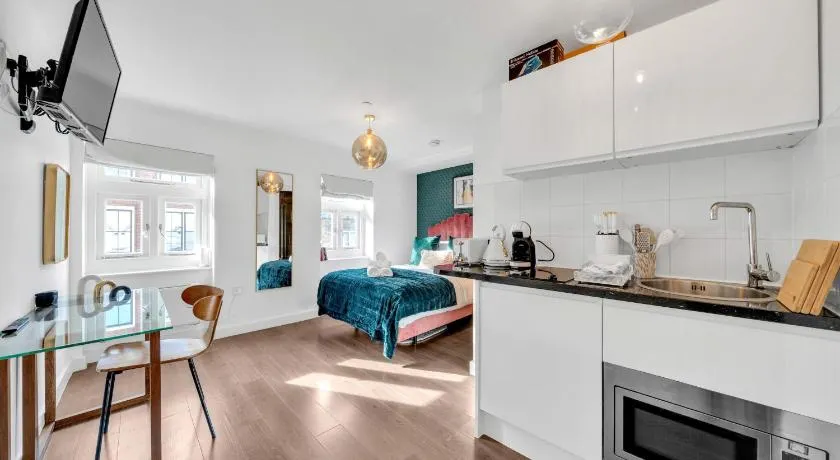 Urban Elegance Luxury Living with Kitchenette - Image 1