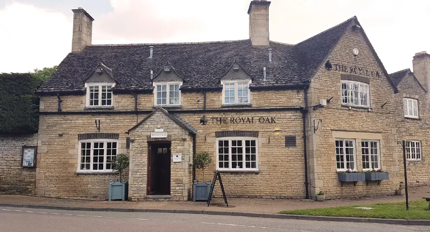 The Royal Oak Duddington - Image 1