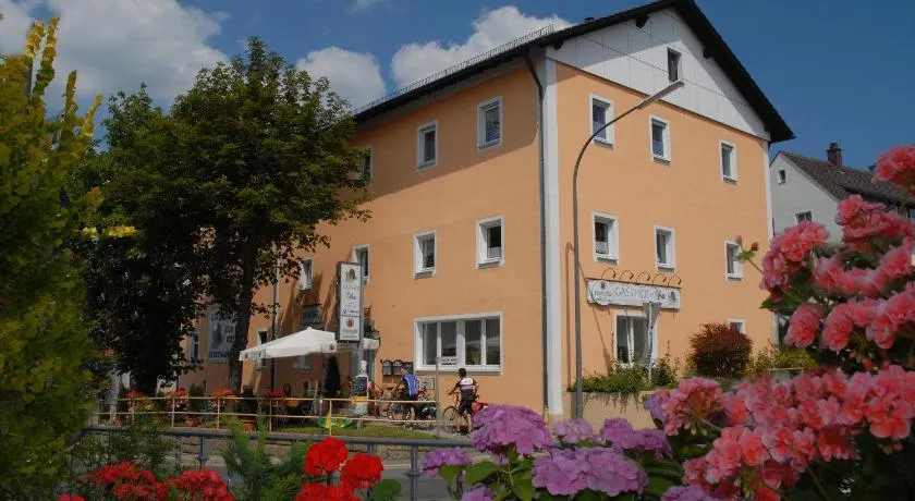 Gasthof zur Post Hotel und Parkplatz - Image 1