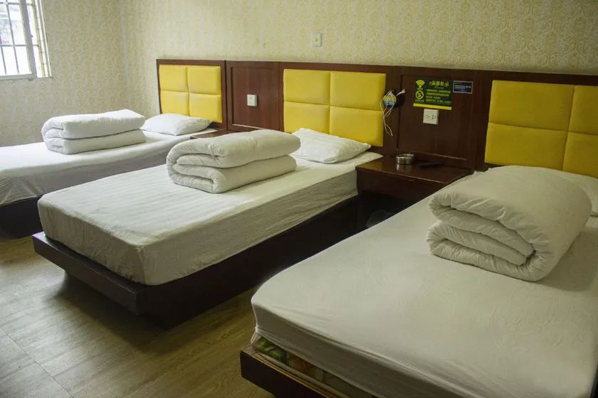 HUASHENG  HOTEL - Image 1