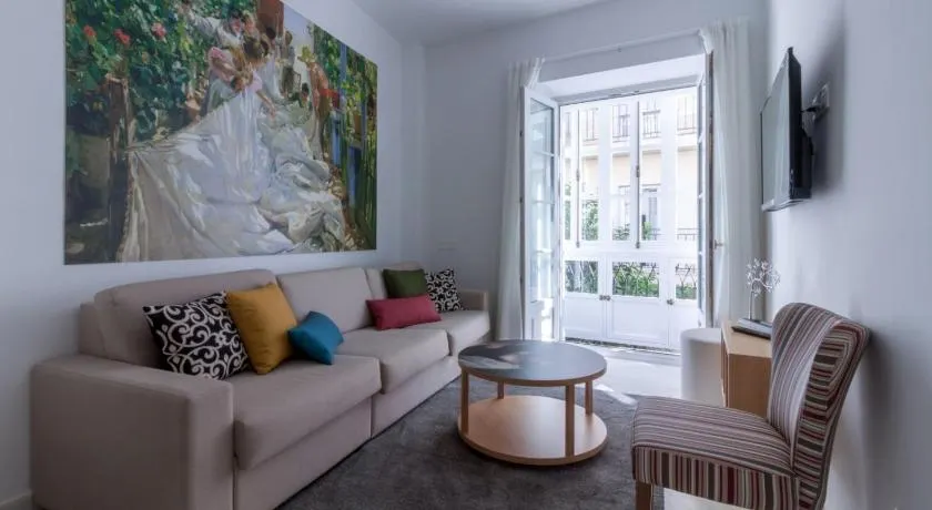 Casa Gloria Apartments - Image 1
