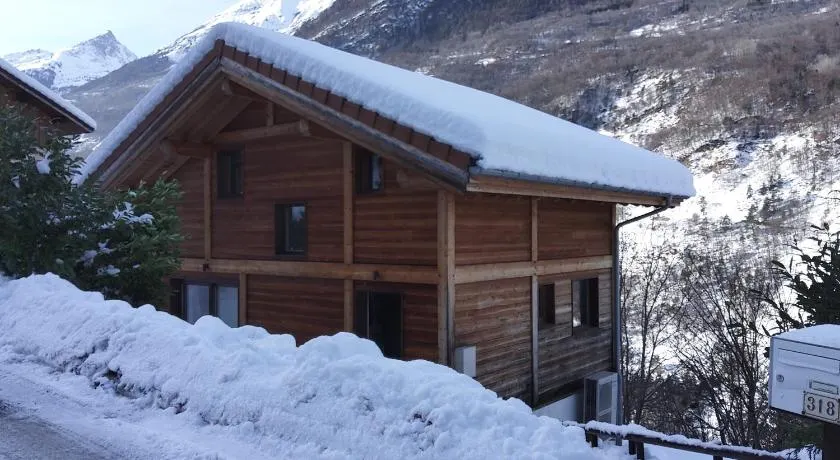 32m2 dans chalet avec Parking privé à la télécabine Olympe pour skier les 3 Vallées ! - Image 1