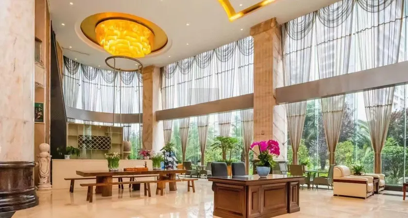 Shengjing Hotel - Image 1